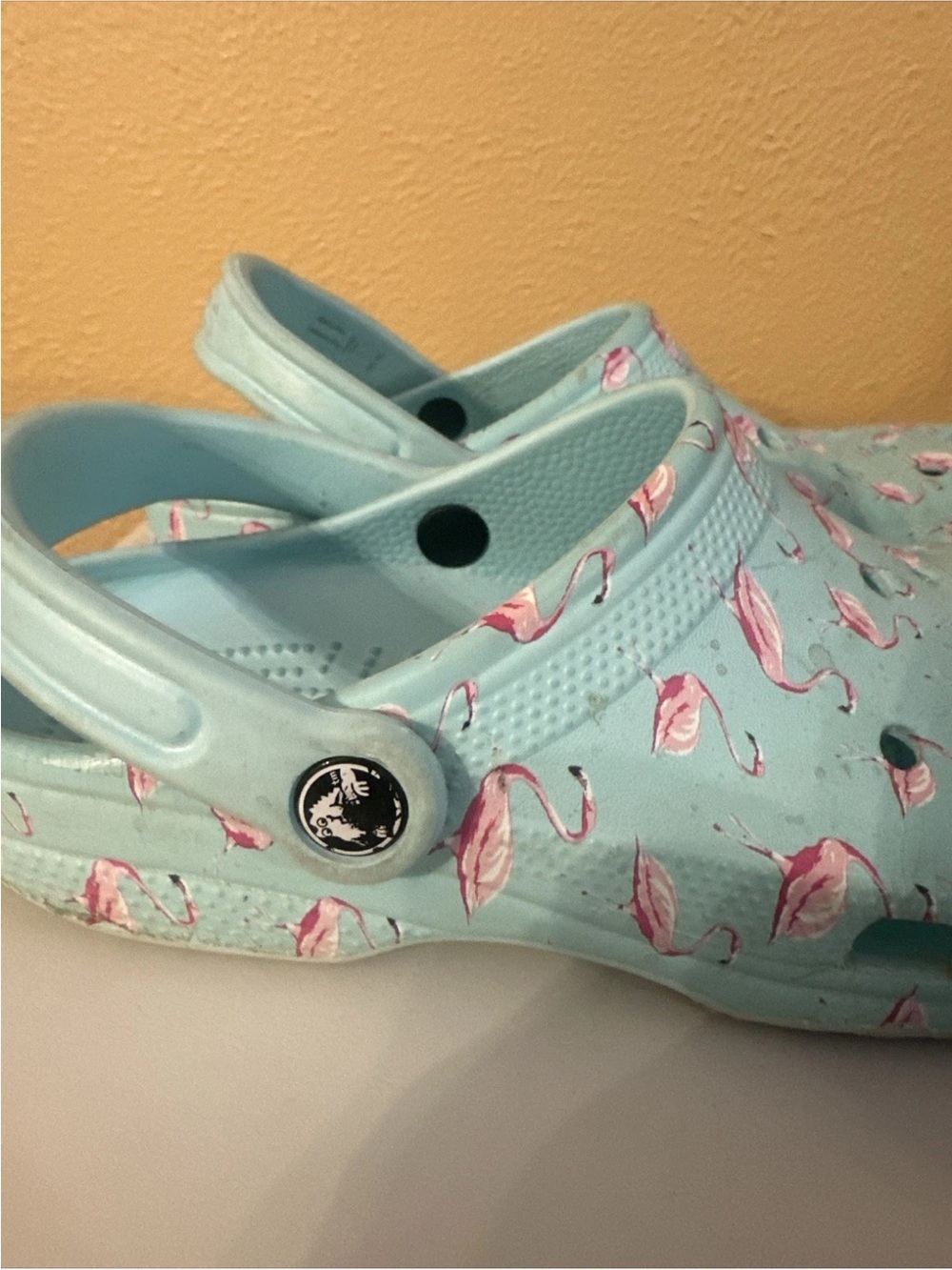 Crocs women size 8 flamingo light blue